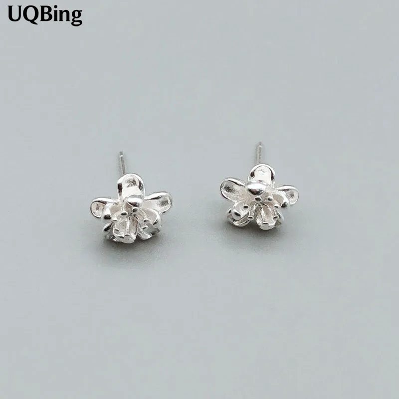 

Женские серьги-гвоздики из серебра 925 пробы
