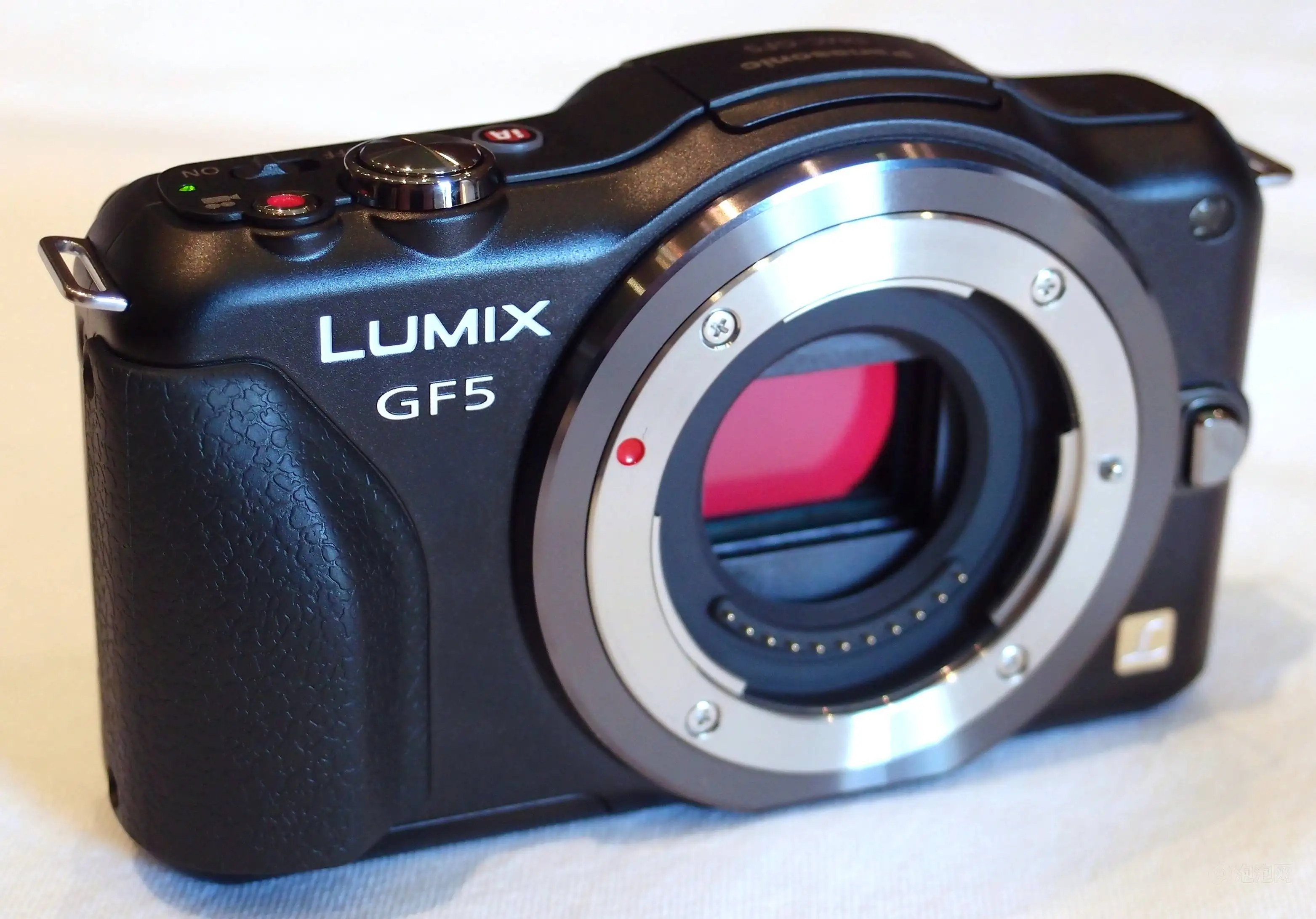 Б/у, Panasonic, DMC-GF5 12 МП компактная Системы Камера с 3-дюймовым Сенсорный экран только корпус(черный