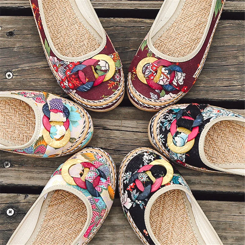 2019 г. популярные балетки на плоской подошве в этническом стиле из соломенной