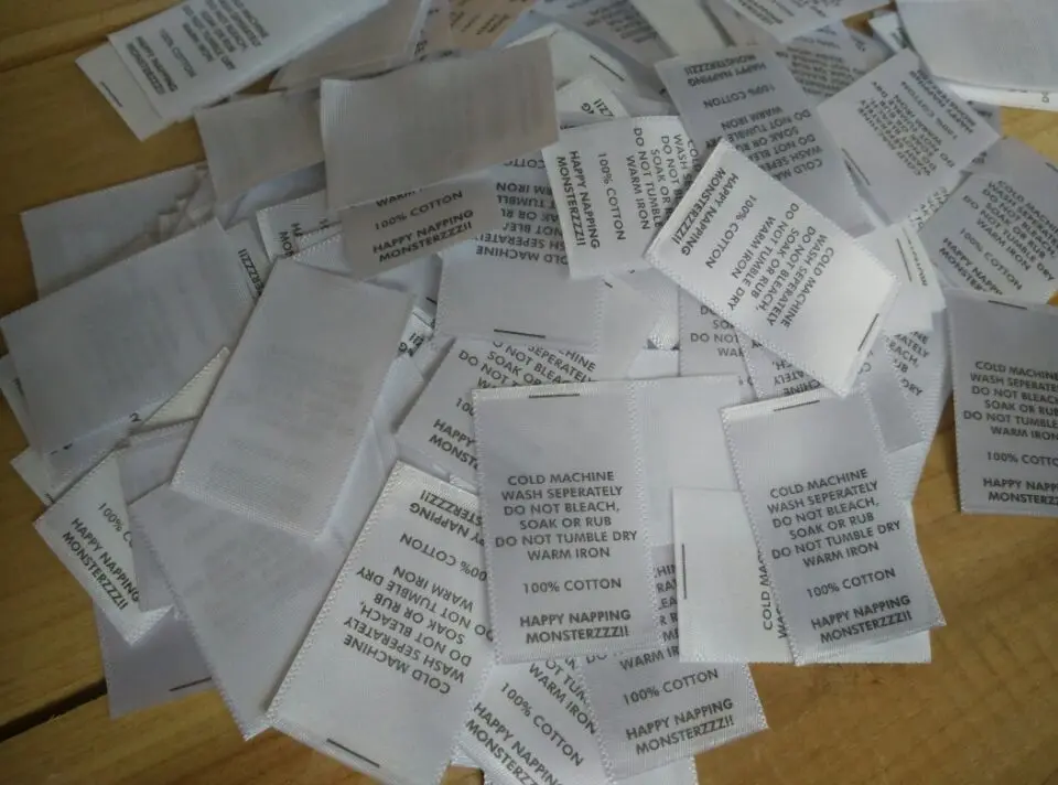 Белая этикетка для одежды с принтом на заказ 1000 шт. сатиновой лентой ухода за