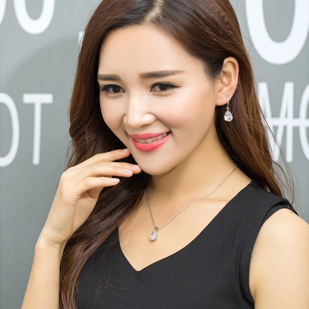 Комплект из колье и серёг серебристого цвета с фианитом|set necklace|set necklace earringnecklace