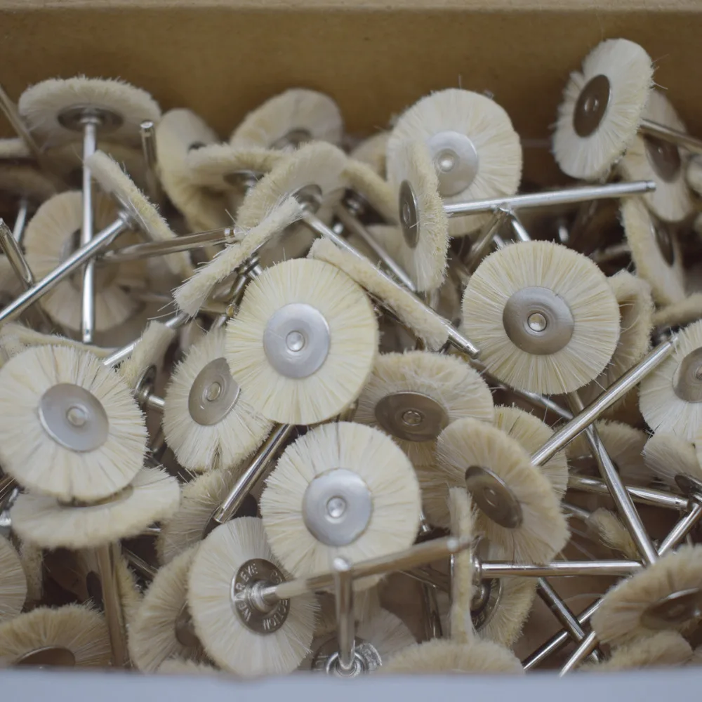 Белая круглая щетка с металлическим хвостовиком инструменты для полировки