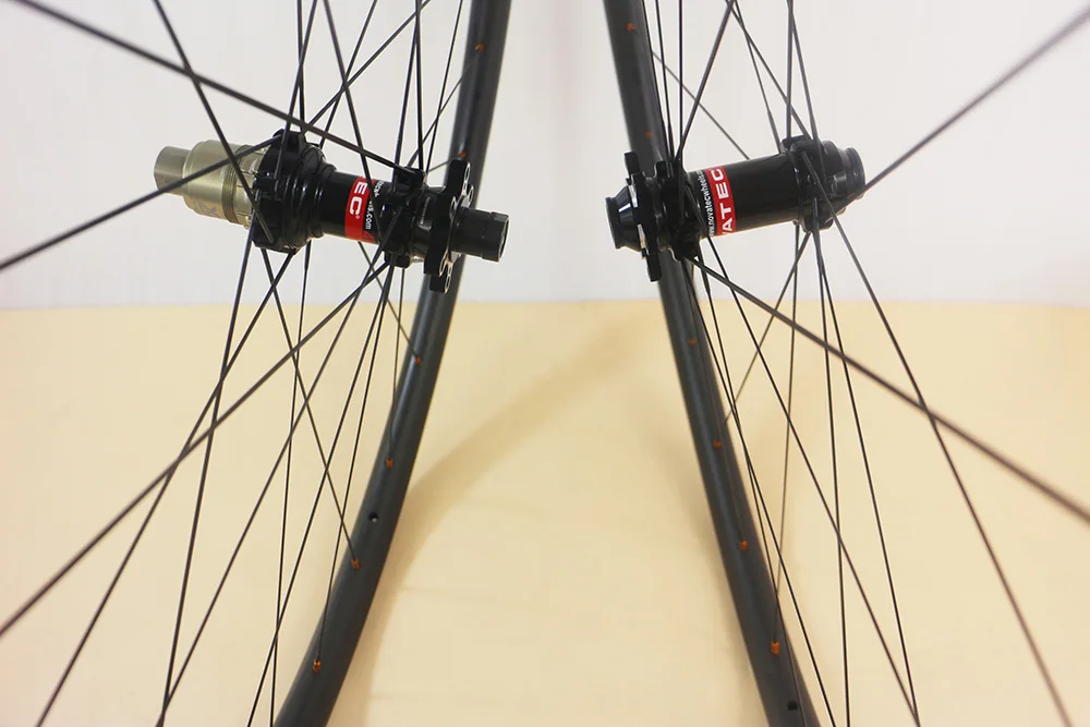 Ультра легкие 29er MTB XC гонки 28 мм ширина 22 Глубокий hookless горный велосипед
