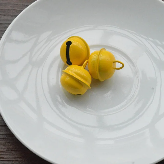 yellow Новые 10 шт Мини модные красочные металлические колокольчики украшения Рождественские украшения кулоны для животных Ключ DIY ремесла аксессуары - Цвет: yellow