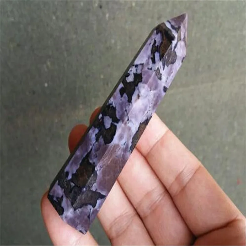 Натуральный кристалл Gabbro полированная точка с Мистик мерлинитом|Камни| |