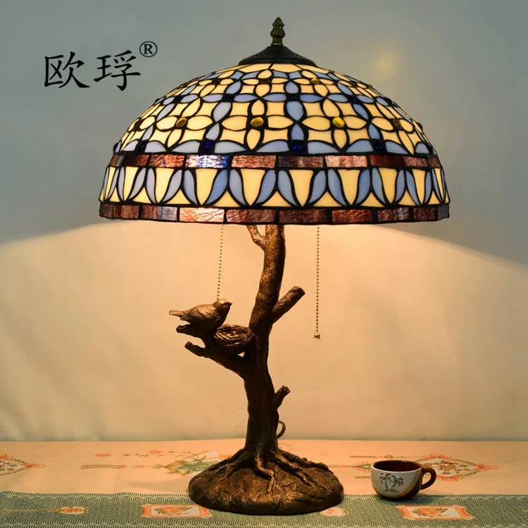 Европейская средиземноморская настольная лампа гардении Тиффани в стиле ретро