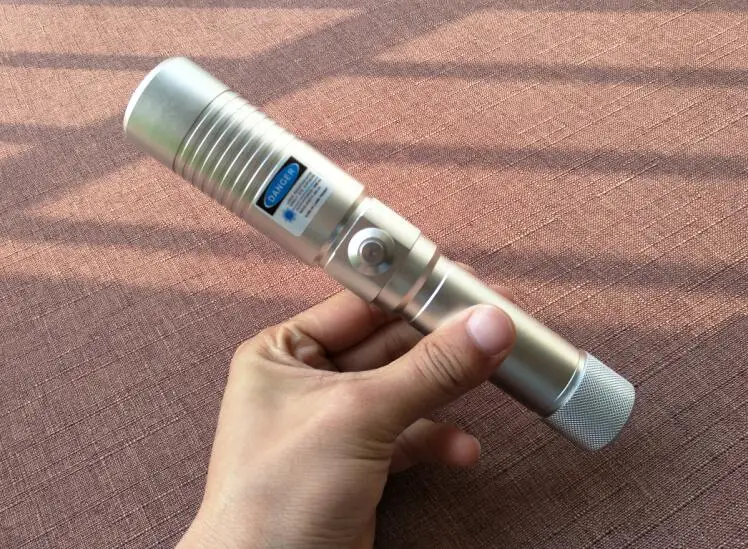 960 Super Powerful 450nm Blue Laser Pointer Pen Burning High Power with Charger glasses Metal Box |