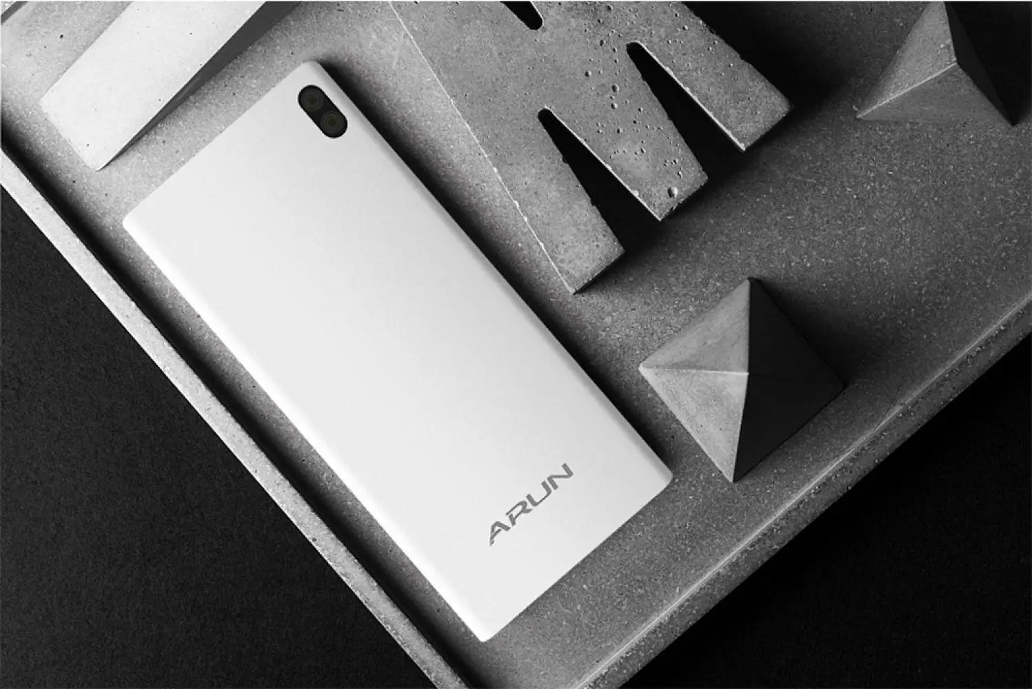 Внешний аккумулятор ARUN 12000 мАч 2 USB светодиодных светильника мини портативный