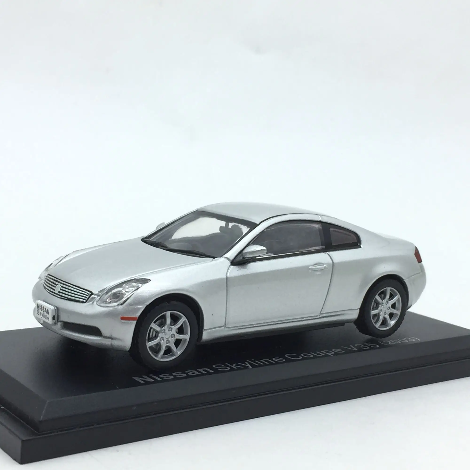 Серебристый 1:43 Масштаб сплава Модель автомобиля, высокая имитация Nissan Skyline, металлическое литье, Коллекция игрушечных автомобилей - Цвет: Серебристый
