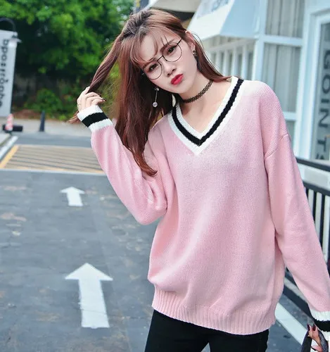 Женский вязаный пуловер в полоску розовый белый красный свитер с v-образным