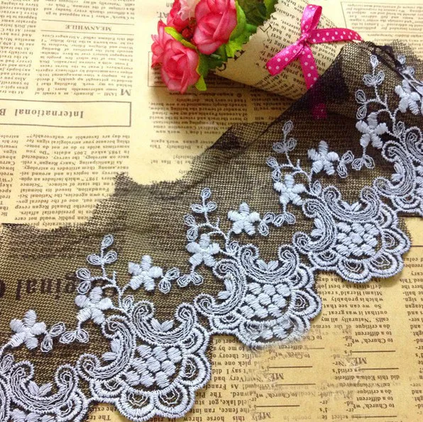 

Высококачественные материалы одежды 10 ярдов/партия ширина 3,74 "9,5 см белая вышивка черная сетчатая кружевная отделка 21170L4K415