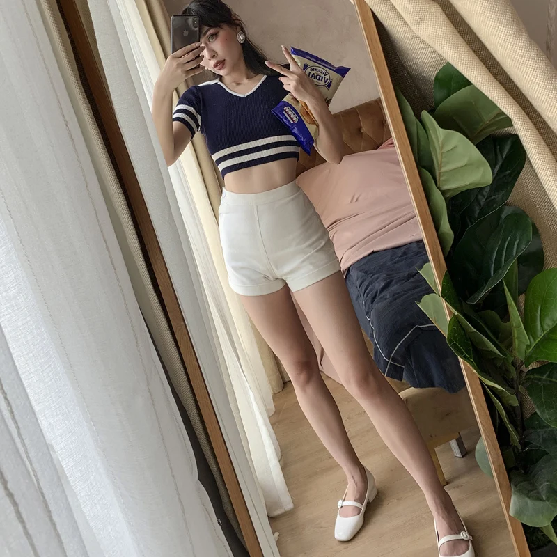 Женский трикотажный топ с V-образным вырезом короткий эластичный тонкий