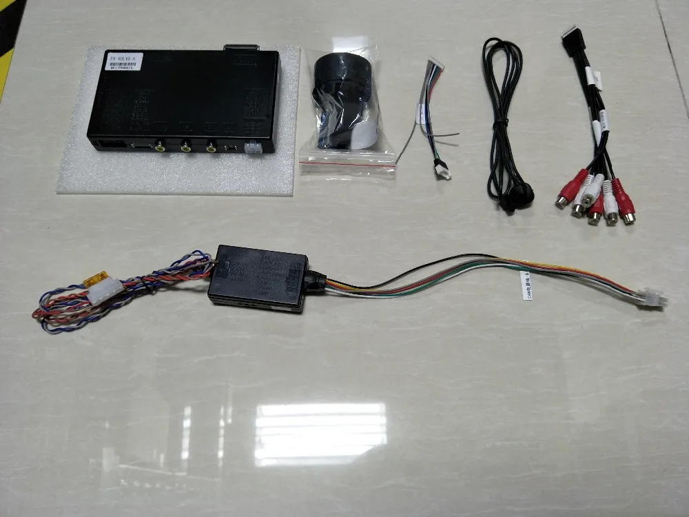 

Multimedia Video Interface for Volvo XC60 S60 S80 5inch monitor without parking guidelines