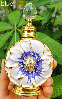 blue Винтажное золотое покрытие, белый розовый цветок в эпоксидной смоле, прозрачные стразы, металлический стеклянный флакон для духов 12 см - Цвет: blue