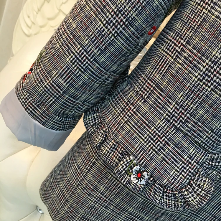 2018 Spring And Autumn Blends Full Single Breasted V-neck New Woman Suit Retro Plaid Embroidery Flower Shorts Two Sets Of Women