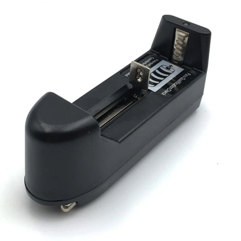 

C18 1pcs AC 100-240V Auto Wall Home Charger Can be used for 18650 AA AAA Rechargeable Battery USE