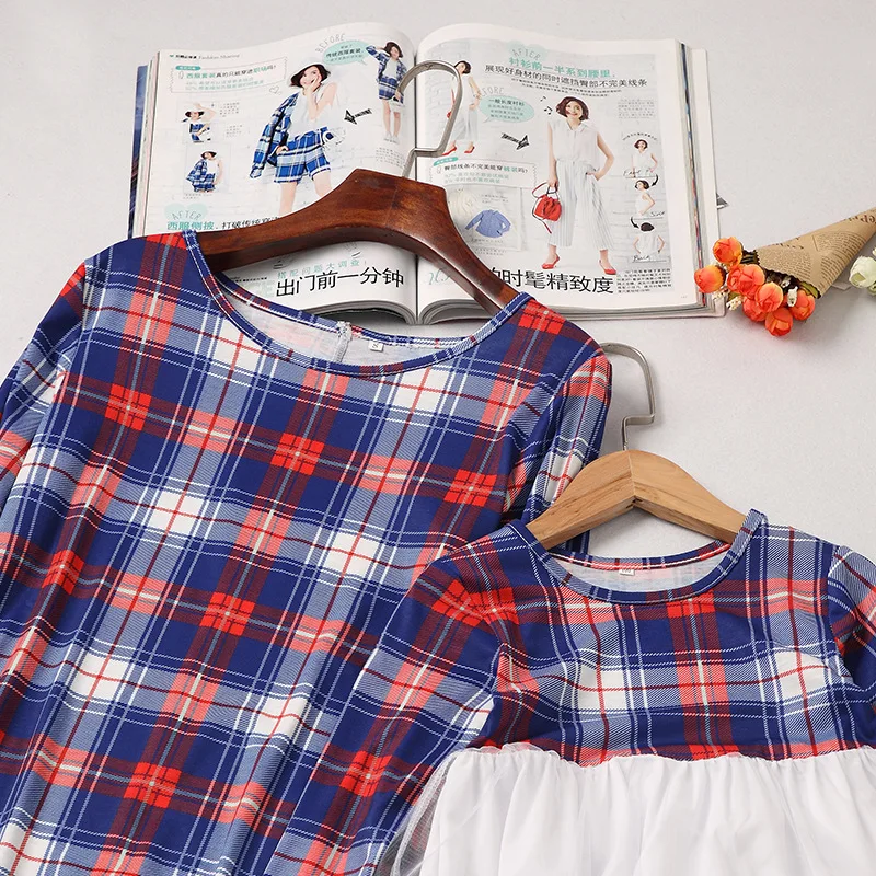 Весенне осенние платья для мамы и дочки 2019 одинаковые наряды всей семьи Одежда