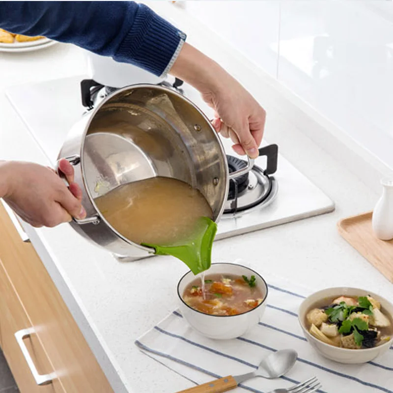 Anti leakage kitchen utensils pot edge guide silica gel liquid diversion mouth soup counter gadget Environmental |