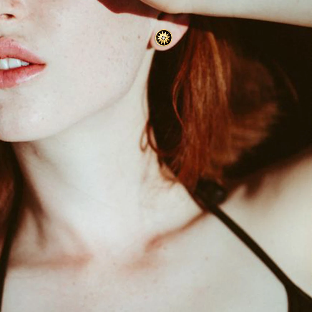 Серьги гвоздики женские круглые из серебра 925 пробы с фианитом 3