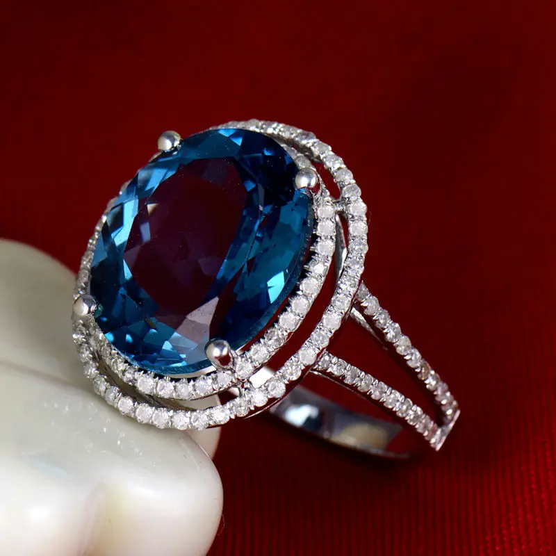 Обручальное кольцо из белого золота с натуральным топазом 11 х13 мм | Украшения и