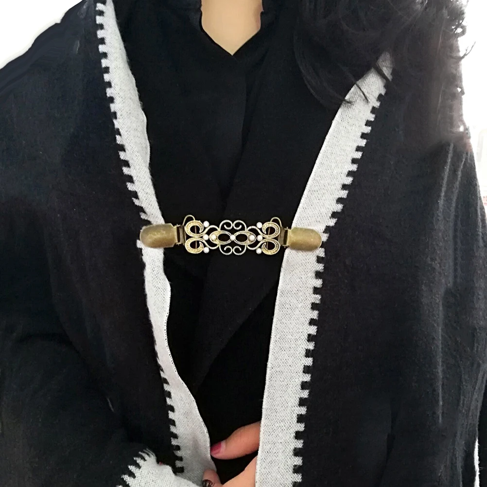 

4pcs Clothes Storage Pegs Sweaters Buckles Scarves Clips Sweater Clips for Women Female