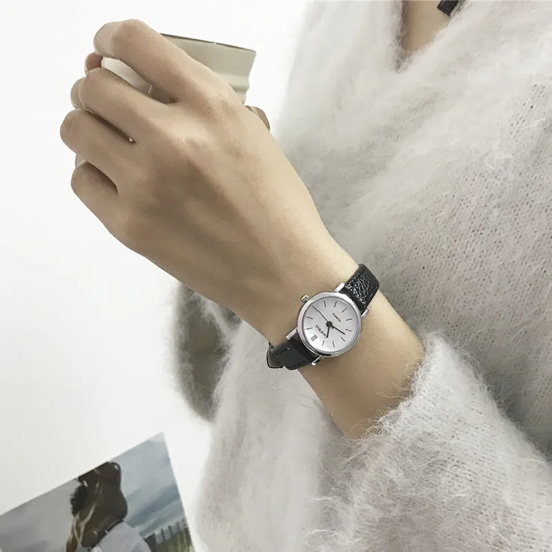 Простые Модные женские маленькие кварцевые часы золотого и серебряного цвета