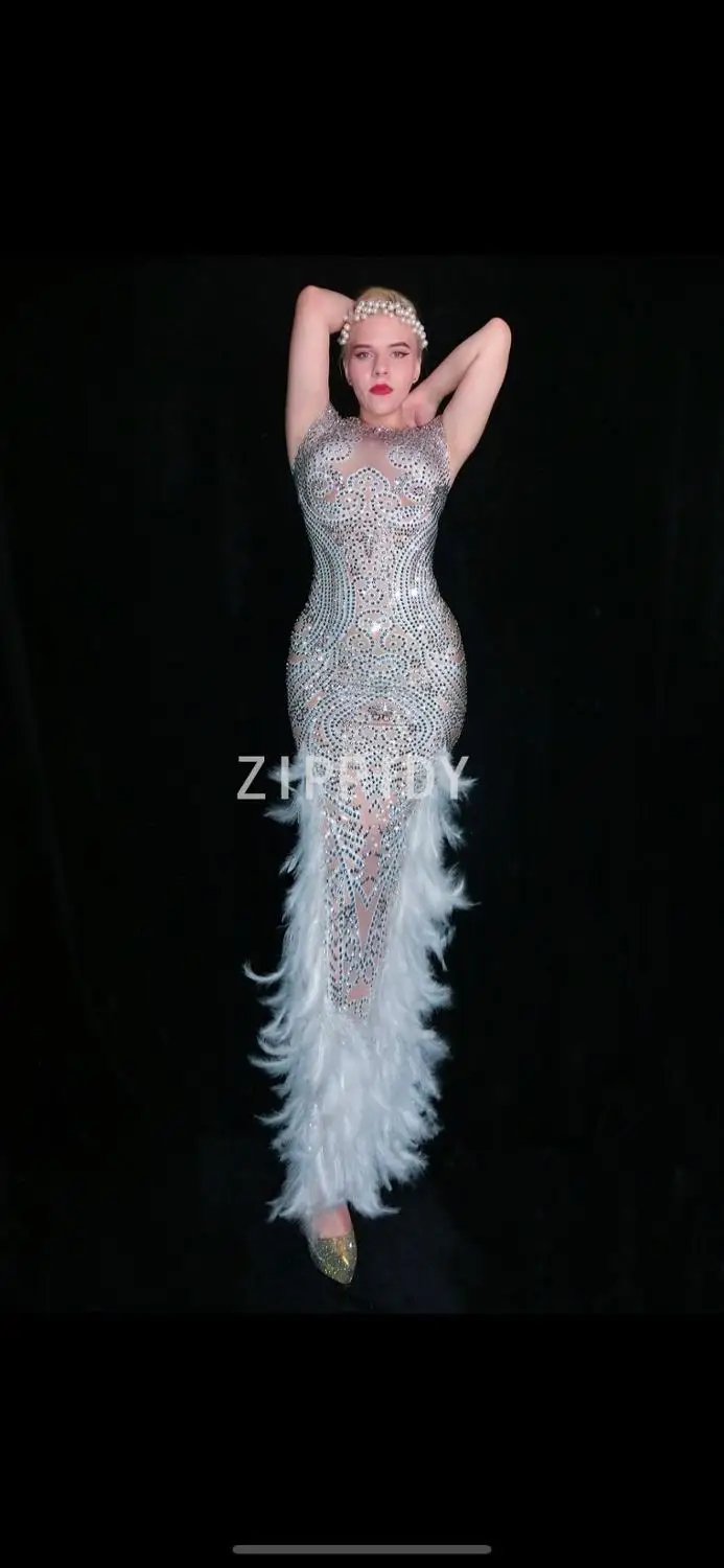 Модное серебристое платье с перьями для празднования дня рождения женское