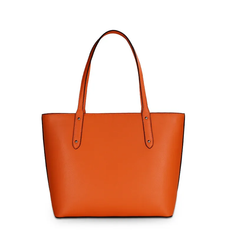 Это yiiya Для женщин PU сумочка Mochila модные заклепки Тиснение Повседневное Tote