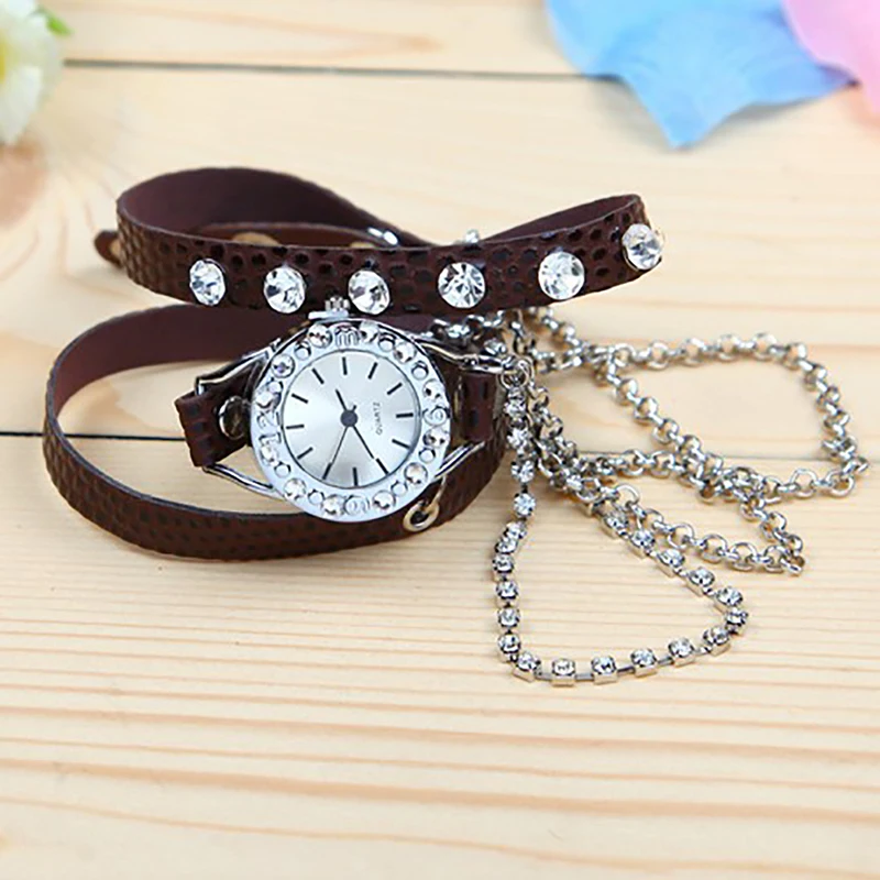 

1PC Girl Analog Quartz Watch Casual Female Sport Ladies Rose Gold Dial Rivet Chain Quartz Rhinestone Wrist Watch