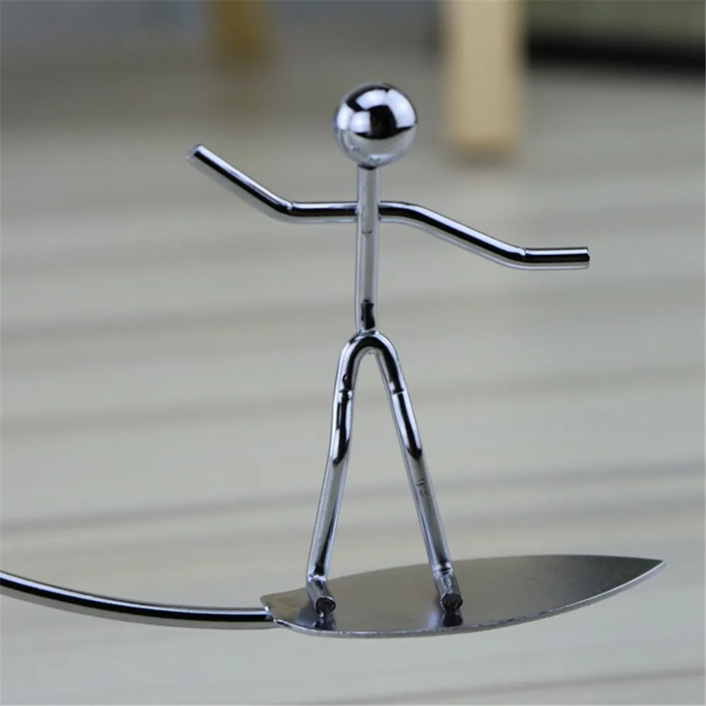 

Sail Little Iron Man Tumbler Ornaments Innovative Home Crafts Kinetic Weightlifter Gadget Perpetual Motion Instrument Office
