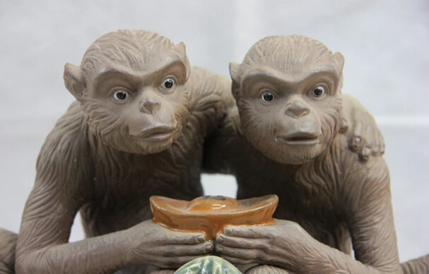 fast shipping USPS to USA S0804 China pottery WuCai Porcelain Blessing Yuan Bao Wealth Money Two Monkey Statue | Дом и сад