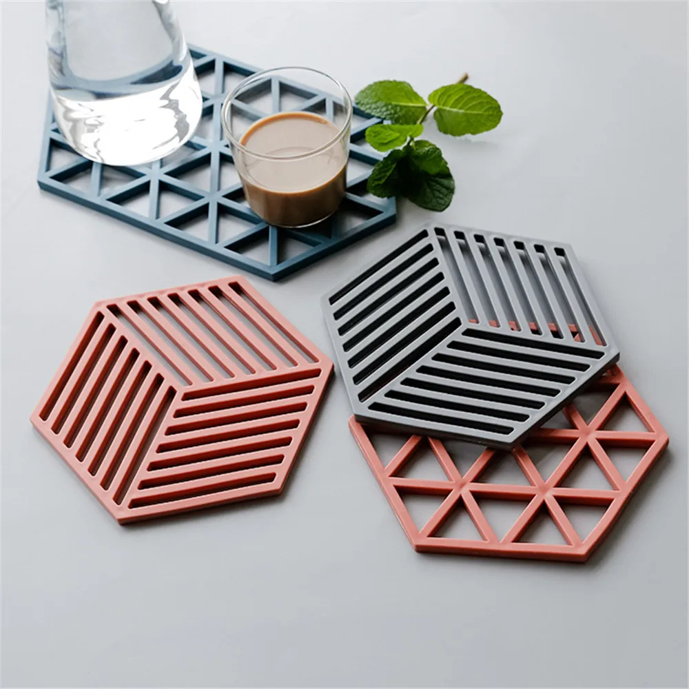 

Creative Hexagon Hollow Silicone Coaster Milk Coffee Cup Mats Pad Heat-insulated Waterproof Pad Hot Drink Holder Home Decor 1pc