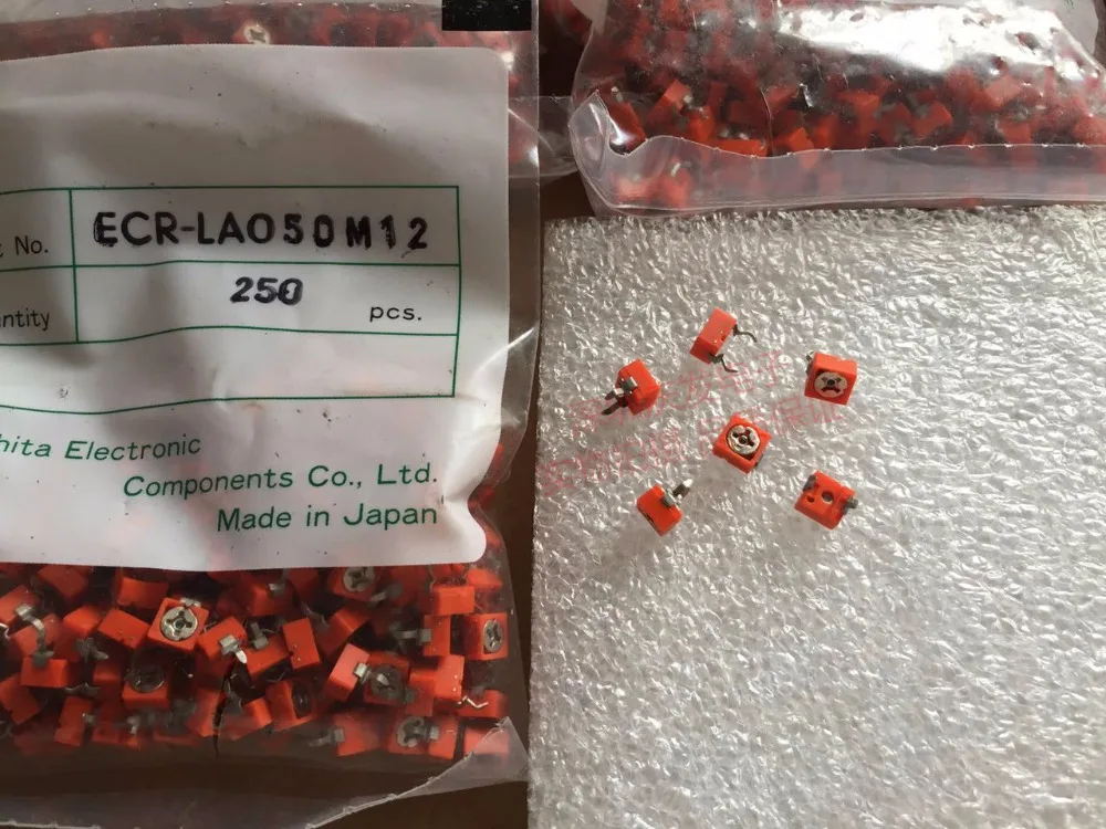 Оригинальный новый 100% ECR-LA050M12 тонкий тюнинговый конденсатор 4*4 50pf переменный DIP 2pin