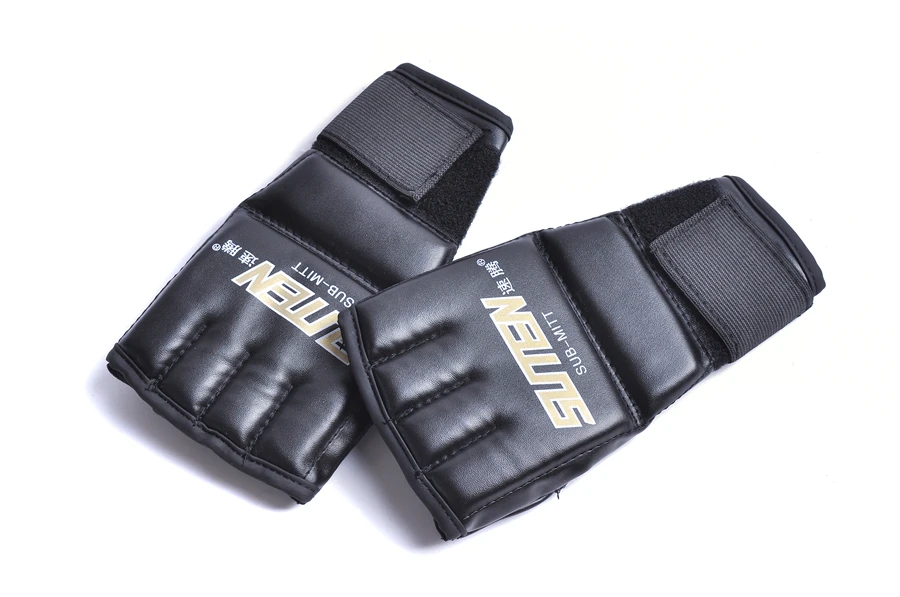 

1 pair Boxing Gloves MMA Sparring Grappling Fight Boxing Punch Ultimate Mitts Leather Gloves free shipping