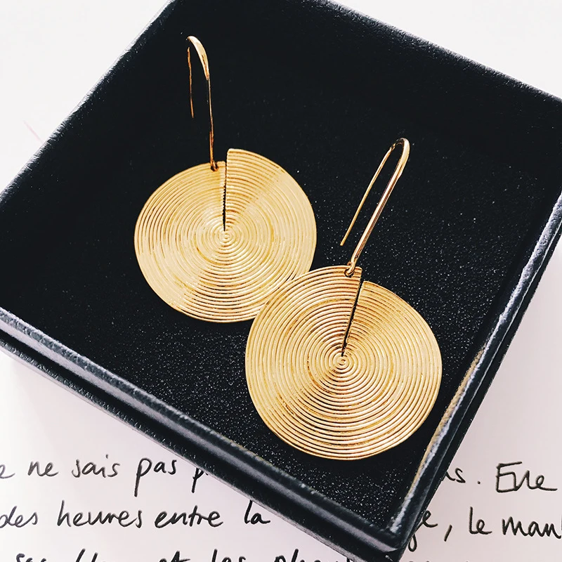 Женские серьги подвески LWONG круглые геометрические золотистого цвета с открытой