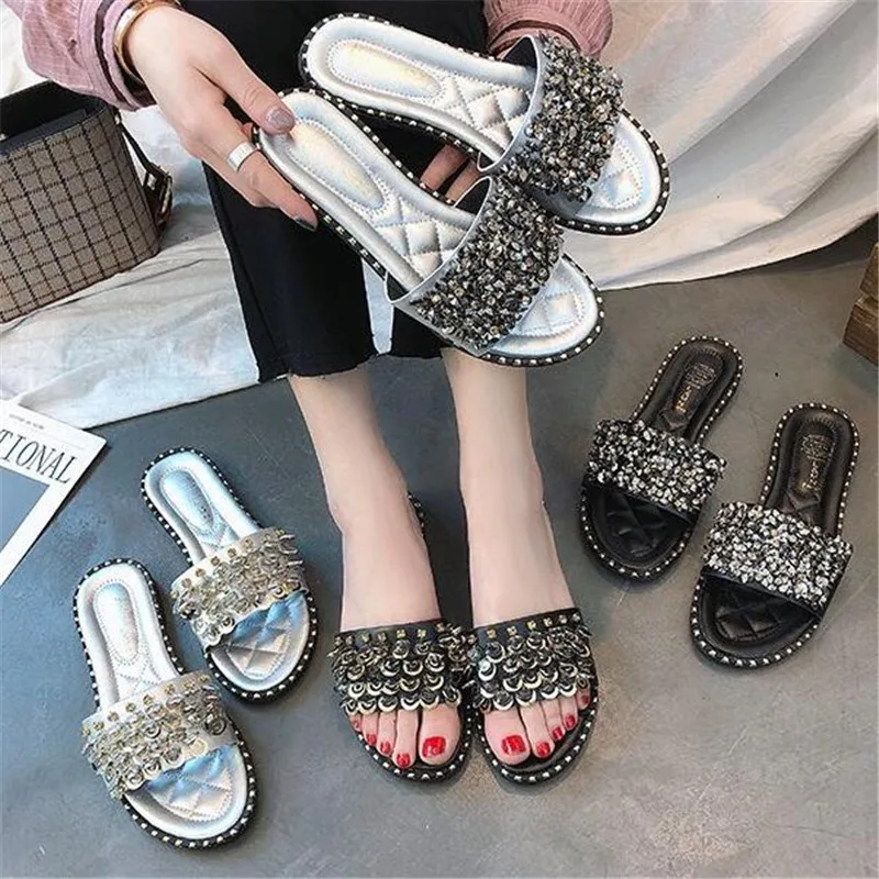 Новинка лета 2018 модные женские однотонные шлепанцы с украшениями летние пляжные