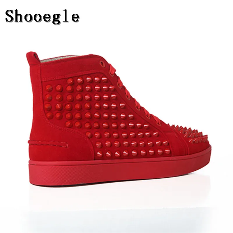 SHOOEGLE/большие размеры 39-47; chaussure homme; мужские замшевые стильные кроссовки с шипами; мужская обувь с высоким берцем; ботильоны на платформе с заклепками; цвет красный, синий