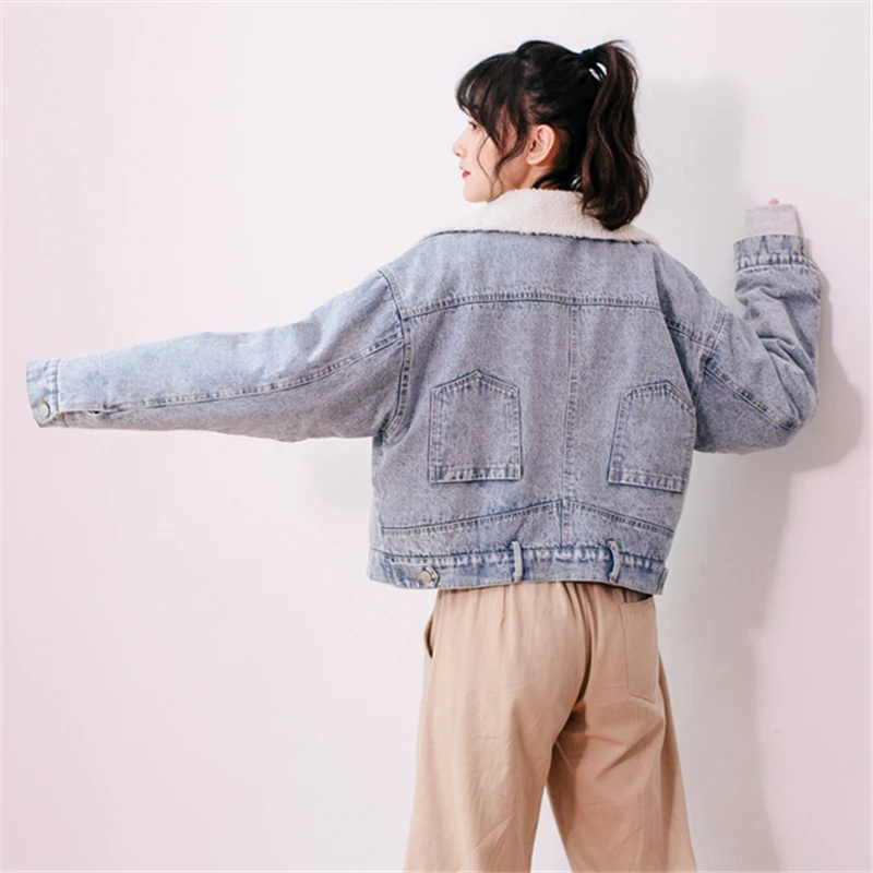 Джинсовая бархатная куртка для женщин новинка зимы 2018 свободная короткая из
