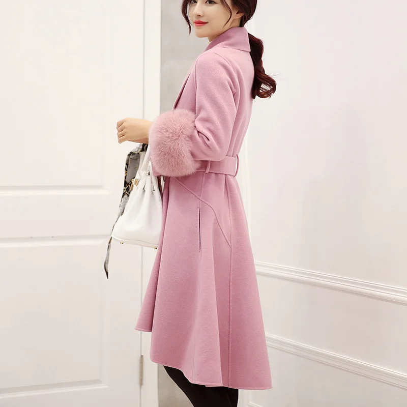 Женское шерстяное пальто средней длины приталенное серое с лисьим мехом в