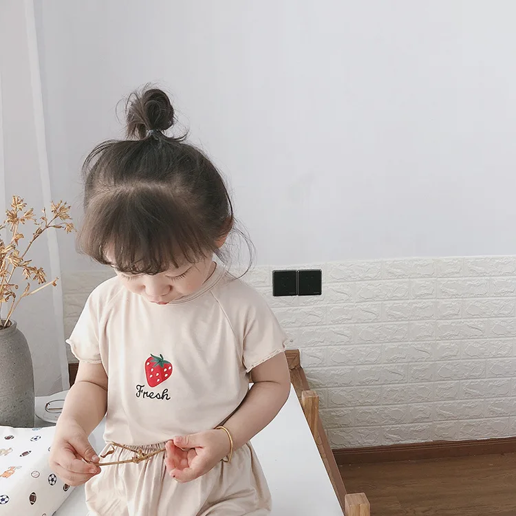Летние милые пижамные комплекты с принтом клубники для девочек 1-7 лет, Детская футболка из чистого хлопка с короткими рукавами+ штаны, костюмы из 2 предметов