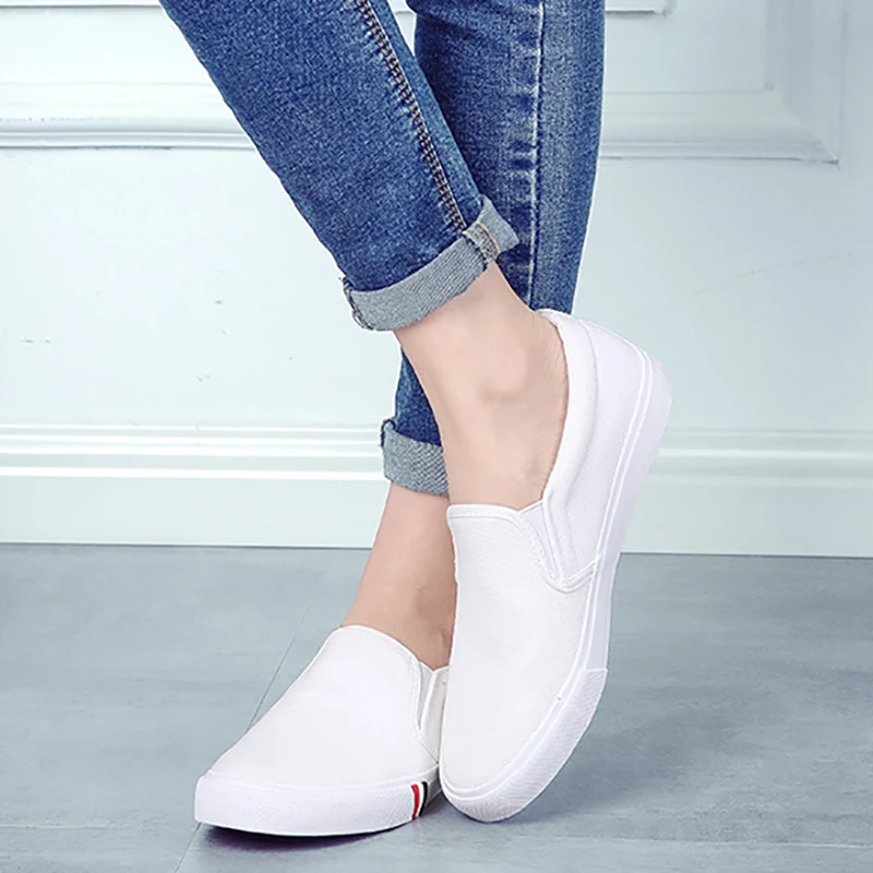 

2018 Spring and Autumn new fashion breathable canvas shoes sneakers Leisure women's shoes Casual Boards Low Couple Shoes
