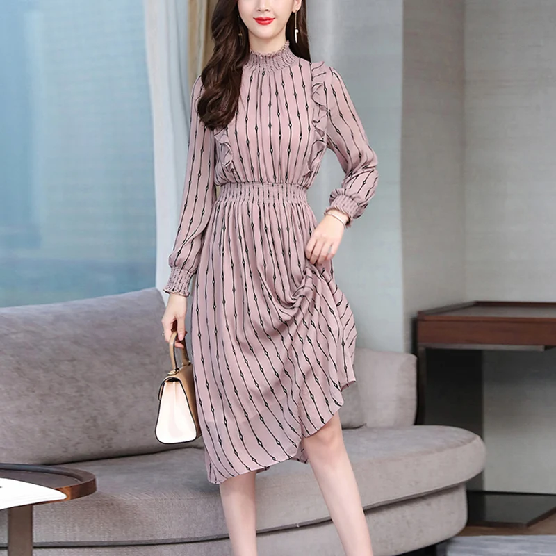 Женское плиссированное платье длинное шифоновое с длинным рукавом и