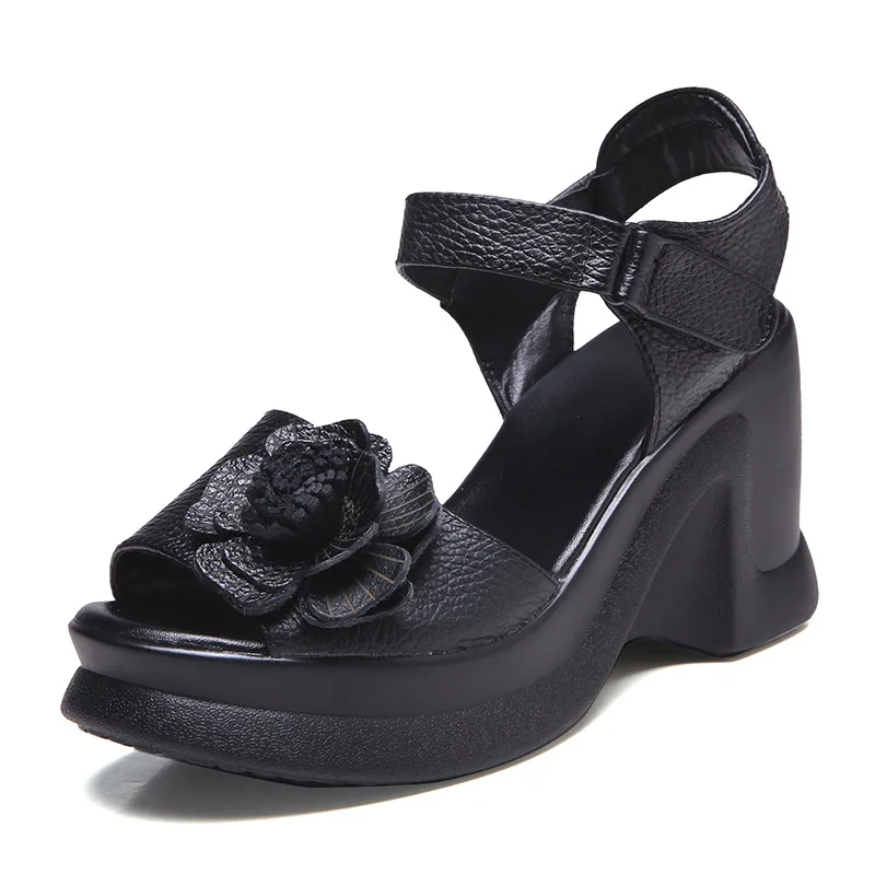 Женские сандалии на танкетке с цветком из коровьей кожи нескользящей подошве