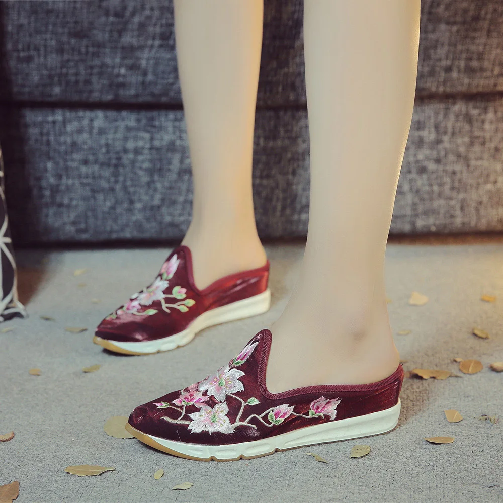 Женские сабо на платформе с острым носком китайские женские тапочки вышивкой