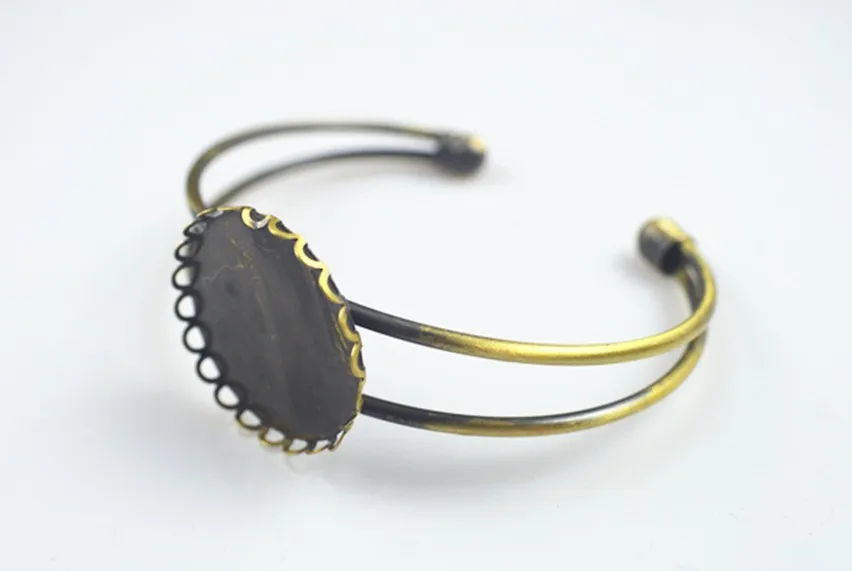 

Free shipping!Bracelet Base BRONZE 25mm Cameo Setting Lace Blank Base