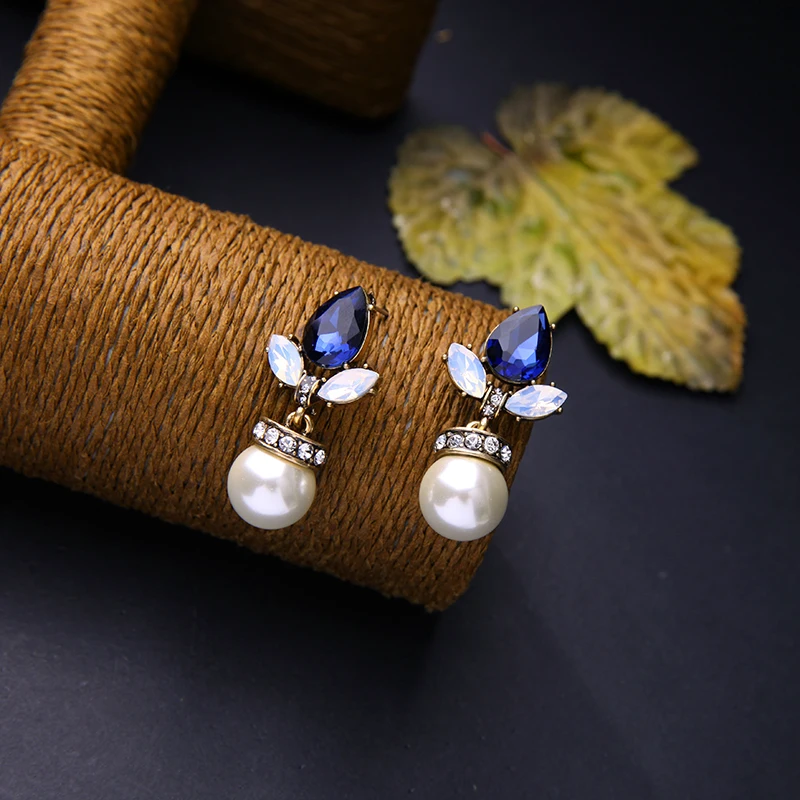 Оптовая цена элегантные белые серьги капельки с искусственным жемчугом Капри