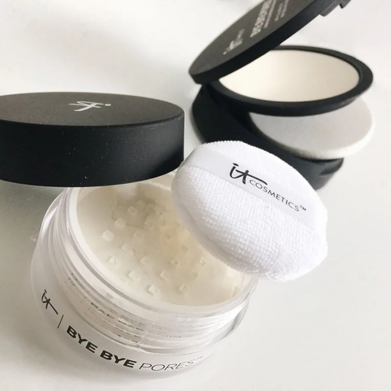 Рассыпчатая пудра It Bye Cosmetics с эффектом потертости пор матовая для макияжа лица