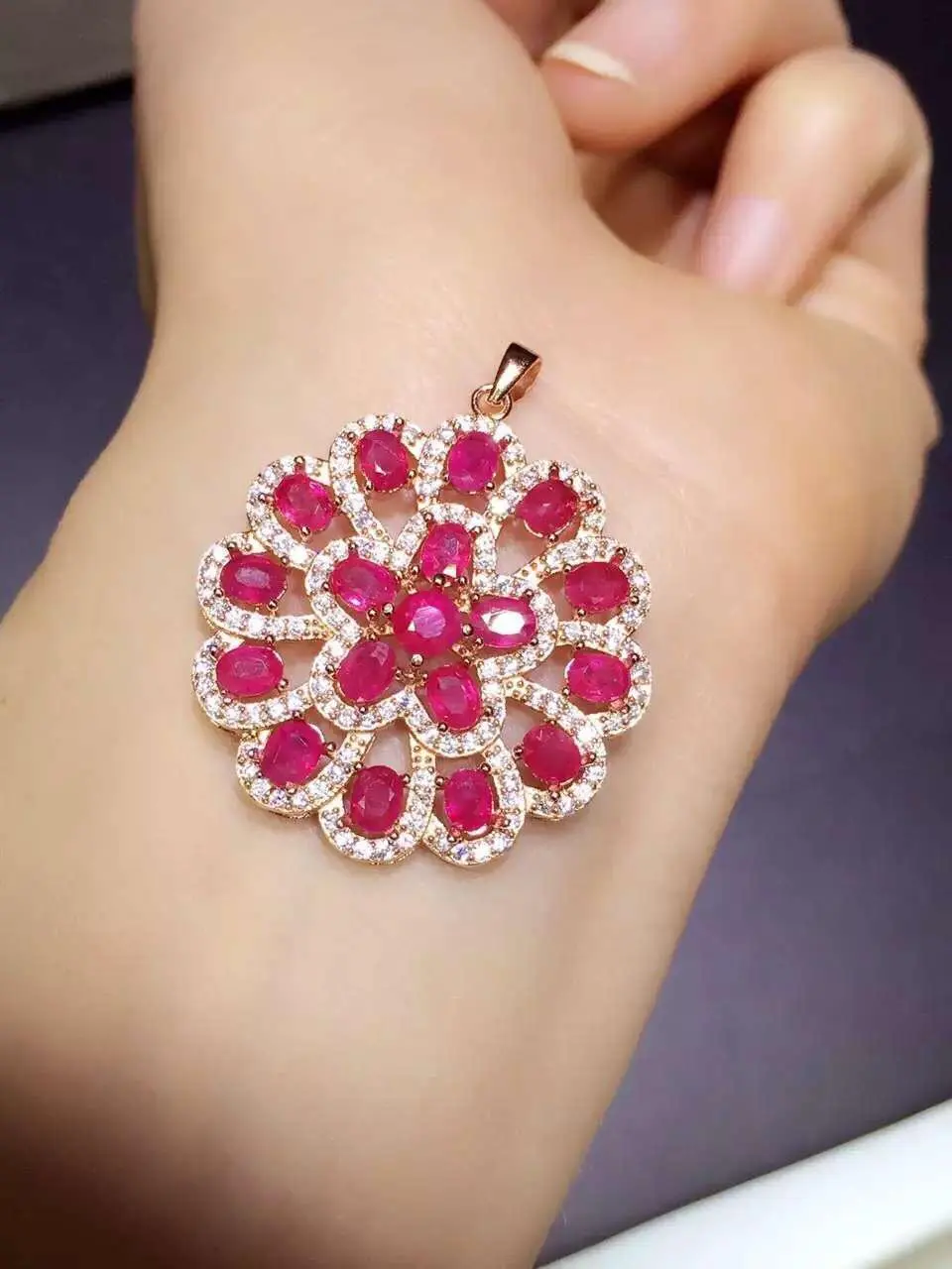 2017 настоящие воротники Qi Xuan_Red stone Модный кулон Necklaces_Real Necklaces_Quality guarantied_manufacturer