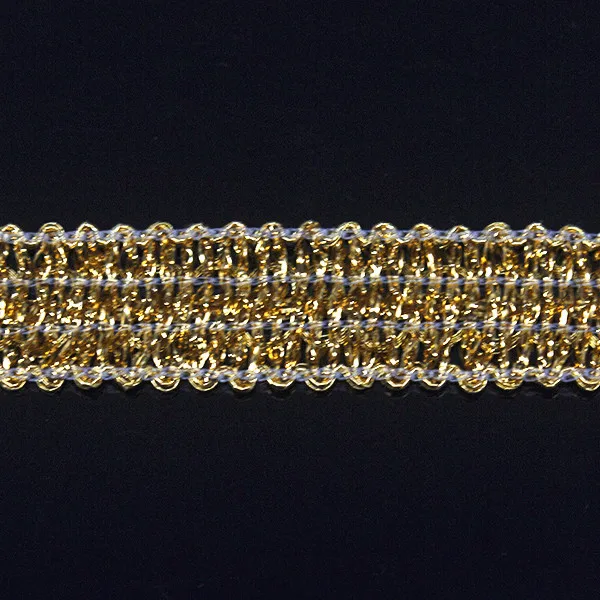 Плетеная кружевная лента с золотым металлическим украшением вышитая аппликация