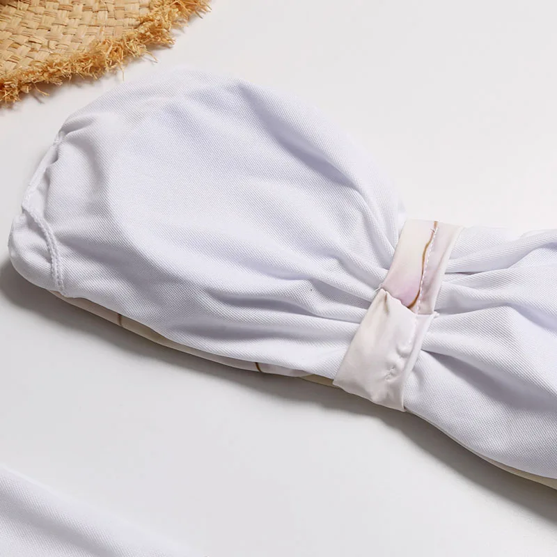 Женский купальник из двух предметов однотонный бандо без бретелек мягкий